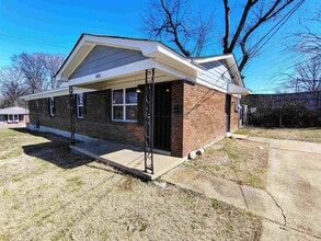 Building Photo - 802 PENDLETON St