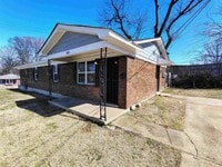 Building Photo - 802 PENDLETON St