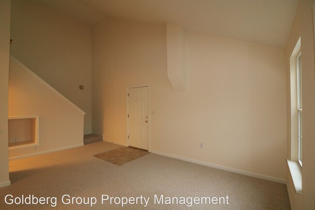 Building Photo - 6522 Lake Park Dr