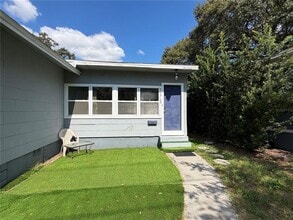 Building Photo - 543 13th Ave S