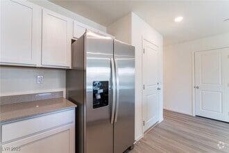 Building Photo - 2550 Petunia Garden Ave