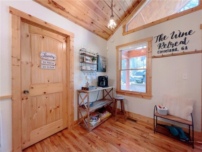 Building Photo - 532 Highland Trail