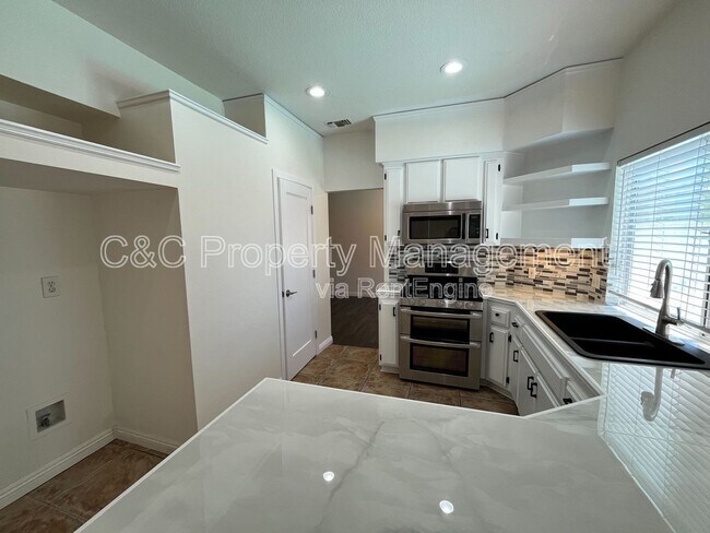 Building Photo - 7836 Green Crest Ct