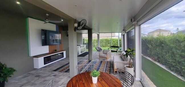 Building Photo - 11987 Globe St