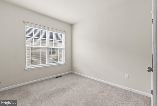 Building Photo - 7118 Rowlock Aly