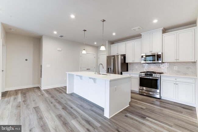 Building Photo - 46270 Mount Allen Ter