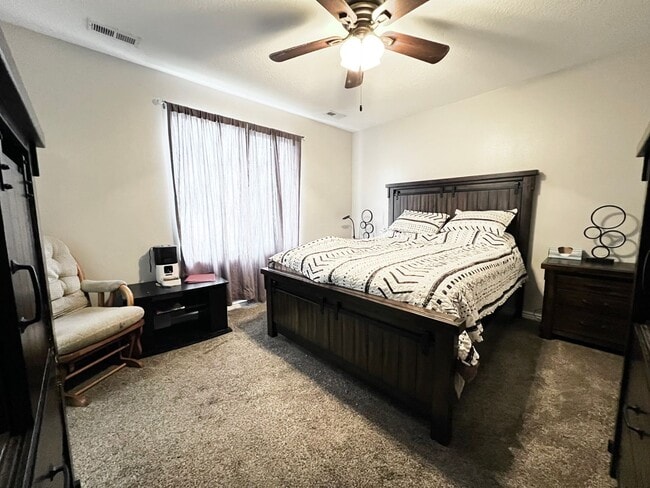 Building Photo - 3 Bedroom/2 Bathroom House in Stansbury Park