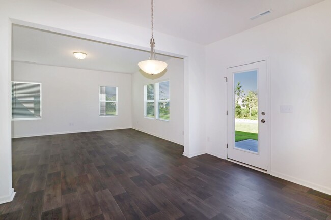 Building Photo - Spacious 4 bedroom in Belmont's Villages a...