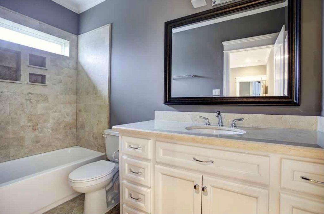 Building Photo - 2115 Bidwell Dr