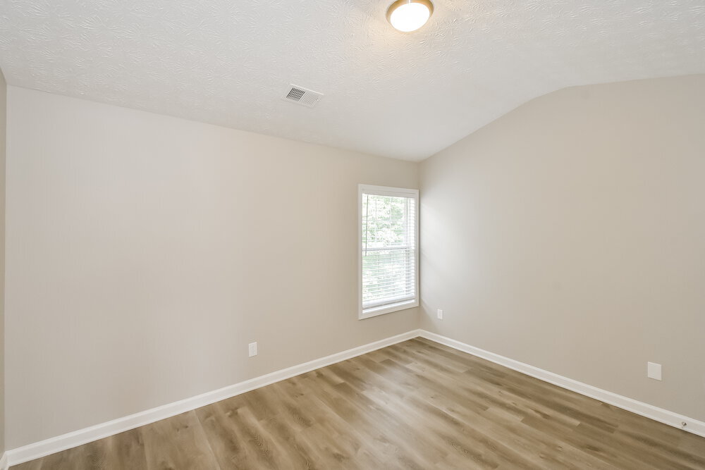 Building Photo - 7050 Silver Bend Overlook