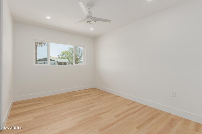 Building Photo - 1311 E 2nd Pl