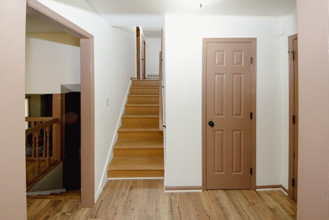 Building Photo - 4033 Scenic Mountain Dr SW