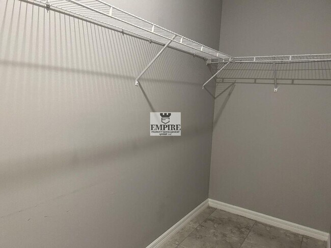 Building Photo - COMING SOON! 3 Beds + Den, 2 Baths, Screened Lanai & More!