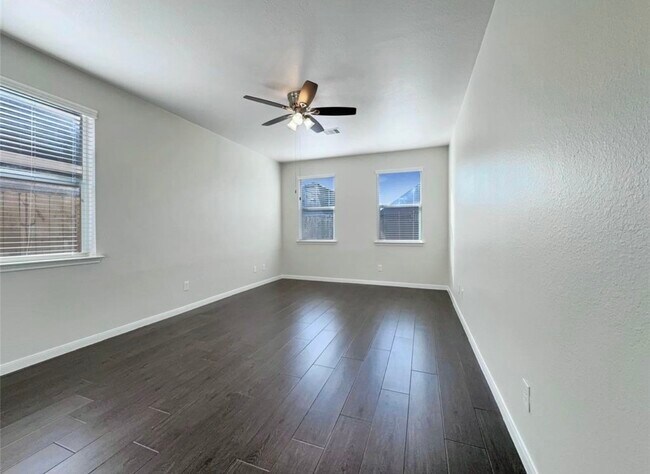 Building Photo - 8311 Bay Oaks Dr