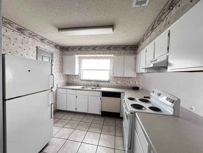 Building Photo - 1406 Golden Park Ct