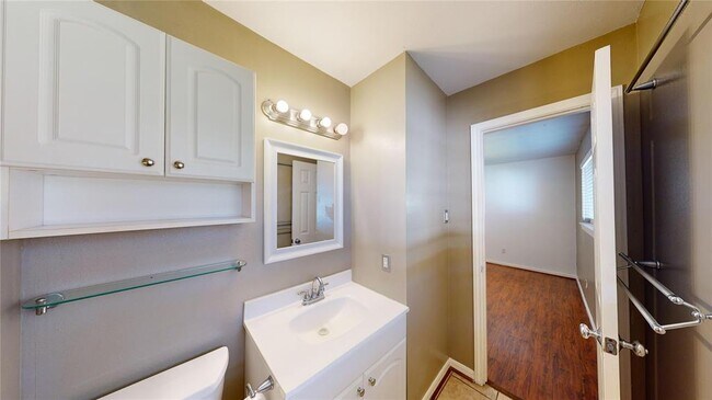 Building Photo - 22306 Rustic Bridge Ln