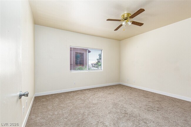 Building Photo - 2110 Los Feliz St