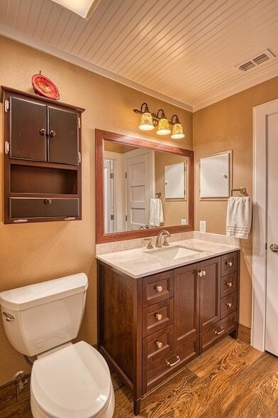 Building Photo - 821 Laura Belle Dr