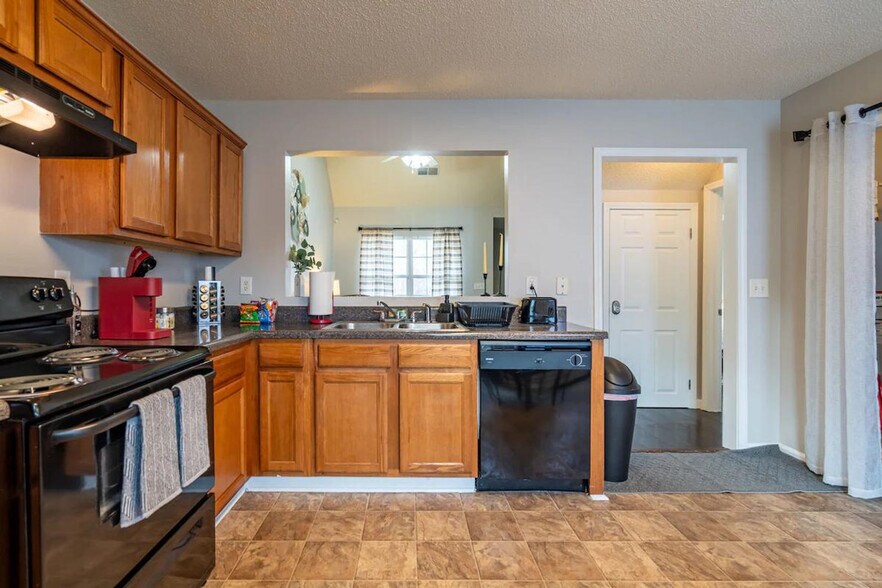 Building Photo - 106 Middlebrook Dr