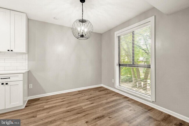 Building Photo - 2045 Royal Fern Ct