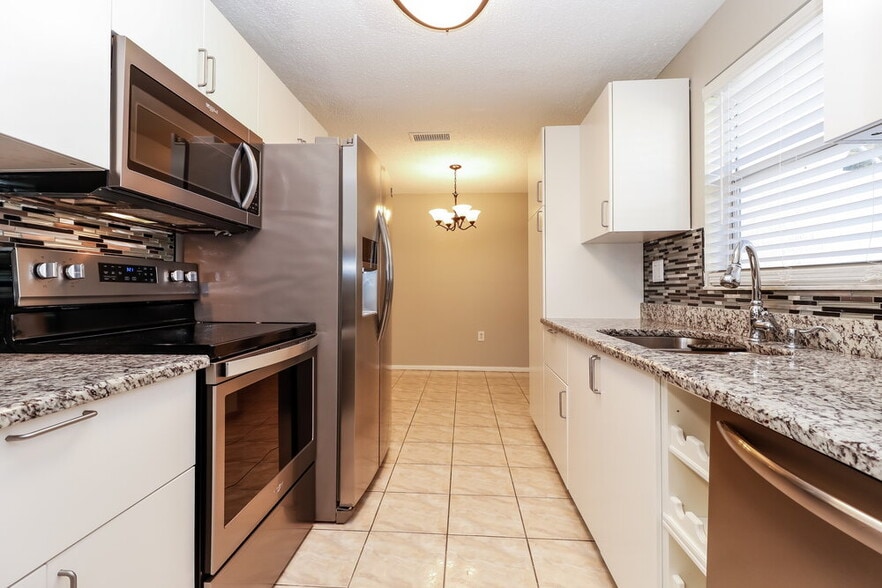 Building Photo - 7921 Eugene Dr