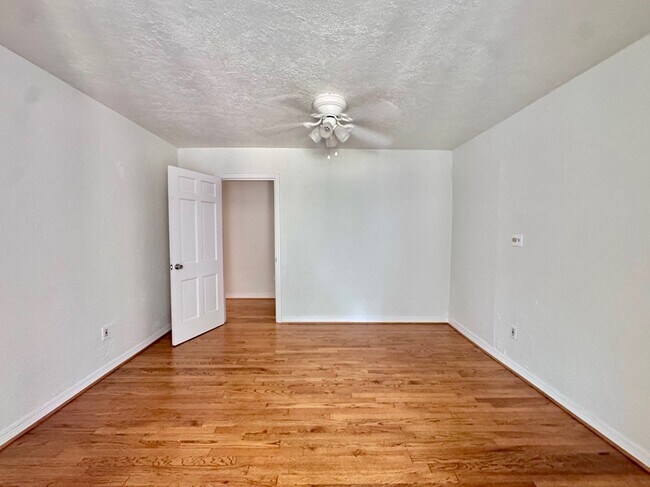 Building Photo - 2724 NW 33rd St