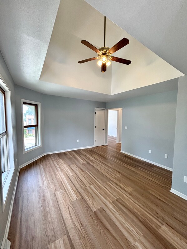 Building Photo - 2343 N Oakland Ave