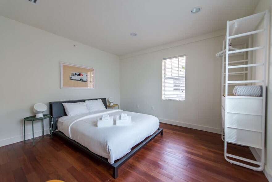 Building Photo - 747 4th St