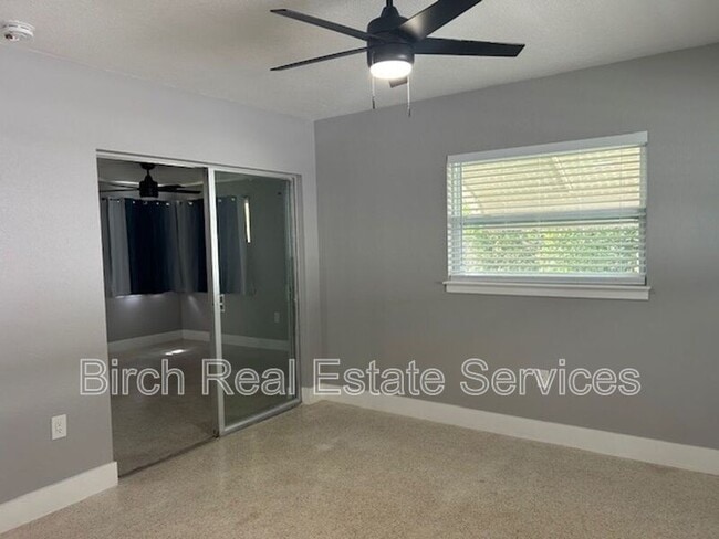 Building Photo - 1830 Lady Mary Dr