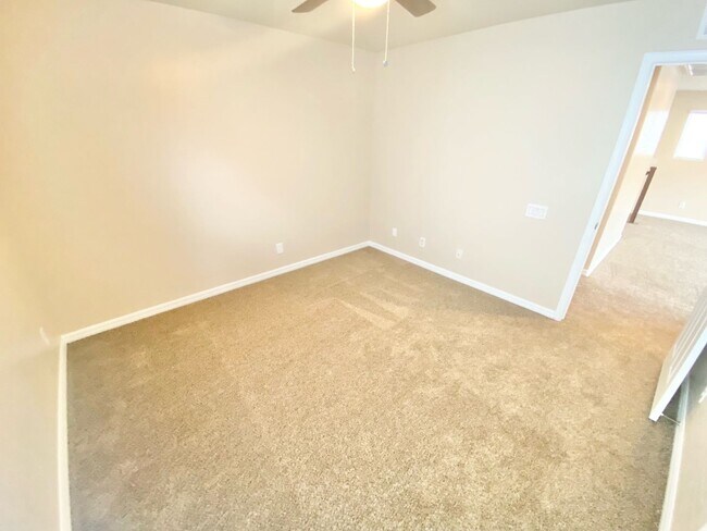 Building Photo - WONDERFUL HENDERSON HOME 3 BEDROOM / 2.5 BATH TWO STORY HOME WITH 2 CAR GARAGE