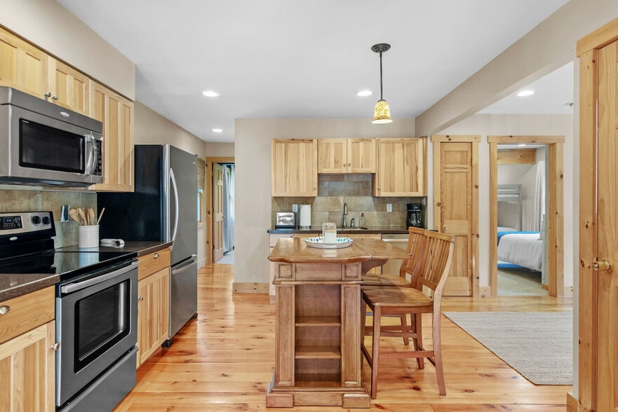 Building Photo - 2517 W Hubbell Hill Rd