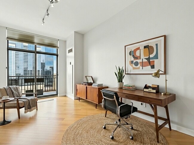 Building Photo - 1335 S Prairie Ave