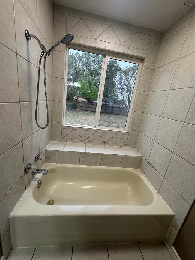 Building Photo - 5123 Ridgecrest Dr