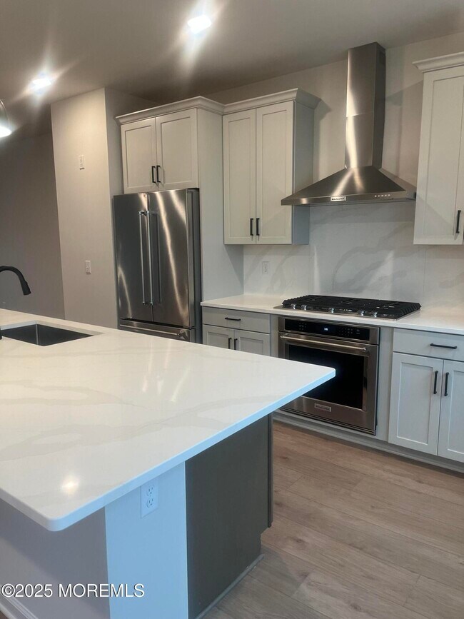 Building Photo - 20 Barton Ave