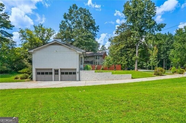 Building Photo - 5599 Bend Creek Rd