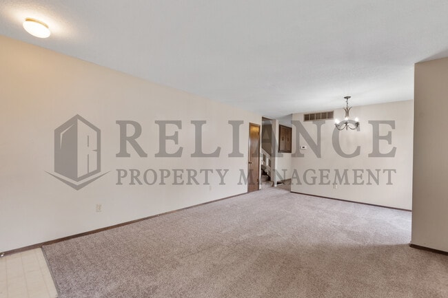 Building Photo - 2241 S White Oak Dr