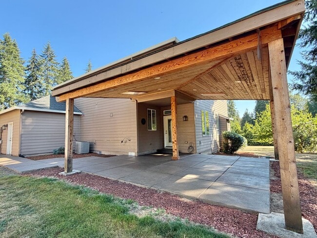 Building Photo - 708 NE 235th St