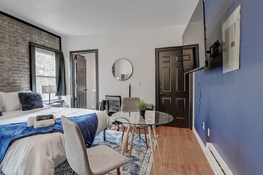 Building Photo - 1925 N Prospect Ave