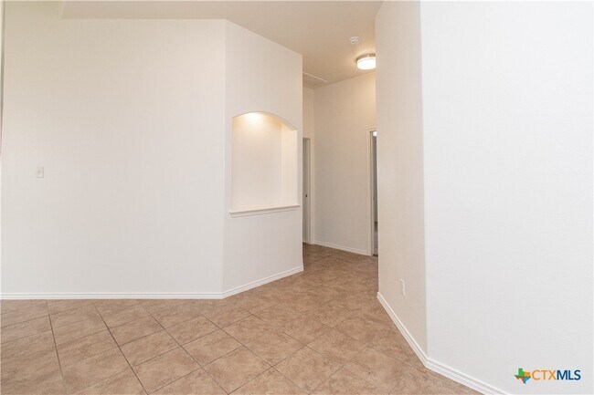 Building Photo - 7003 Osbaldo Dr