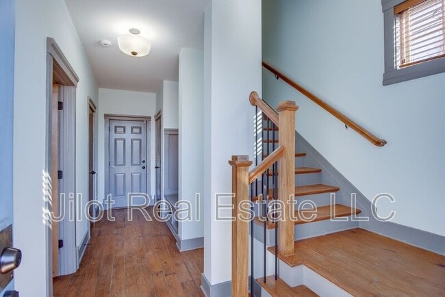 Building Photo - 1806 DeKalb Ave NE