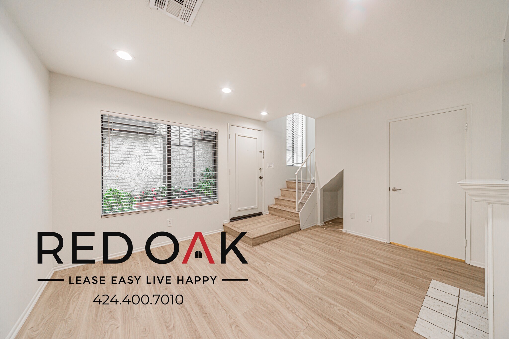 Building Photo - 15050 Moorpark St