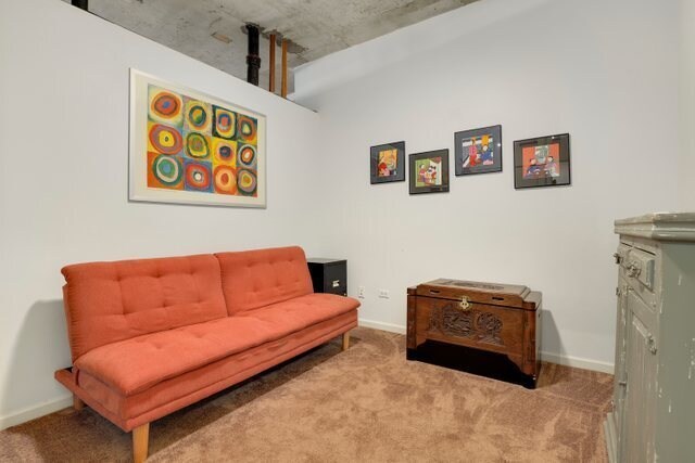 Building Photo - 1122 W Catalpa Ave