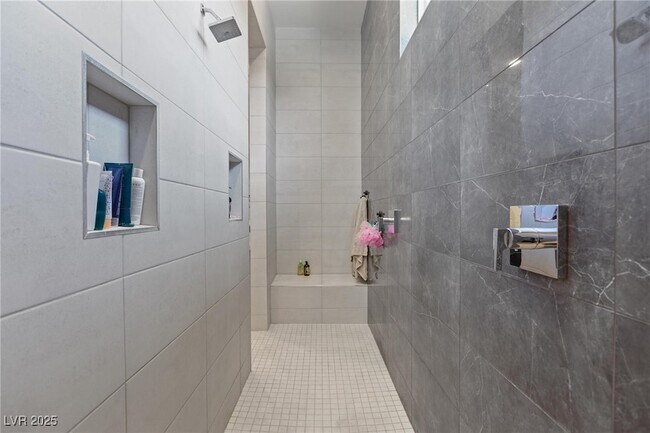 Building Photo - 10927 White Clay Dr