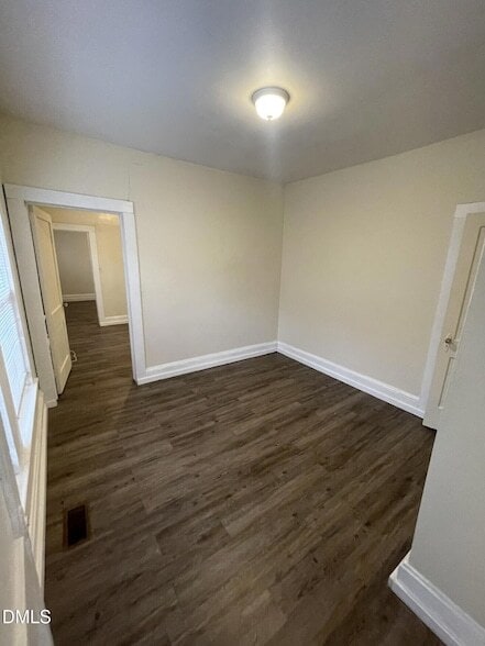 Building Photo - 305 Kennedy St