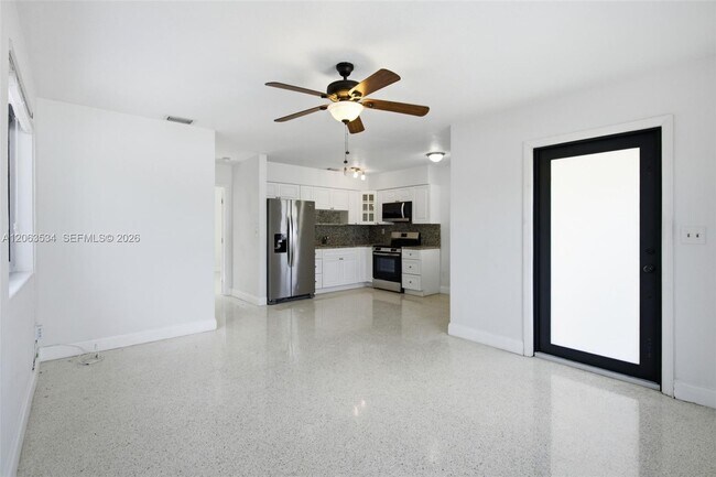 Building Photo - 2625 SW 29th Ave