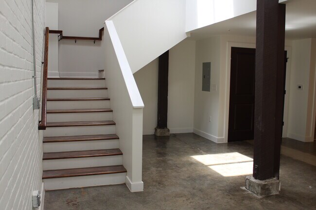 Building Photo - 408 Wellons St