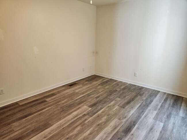 Building Photo - 3 bed 2 bath -Blackstone-Fort Pickett area