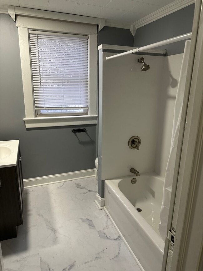 Building Photo - Charming Completely Remodeled Home!