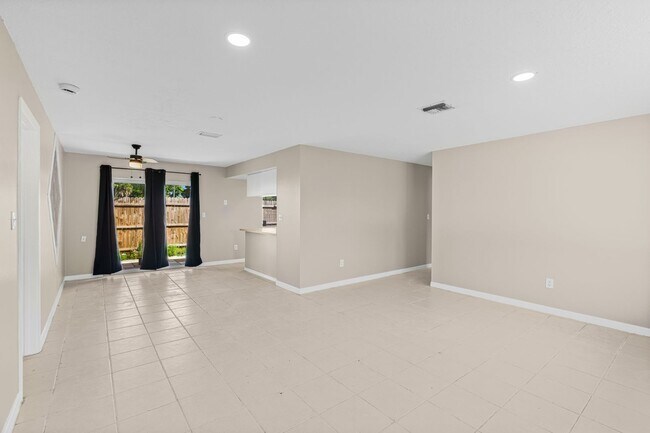 Building Photo - Apartment for rent