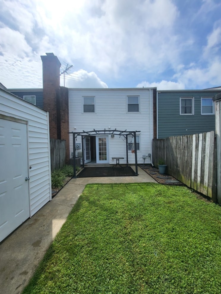 Building Photo - 423 Burr Oak Ct